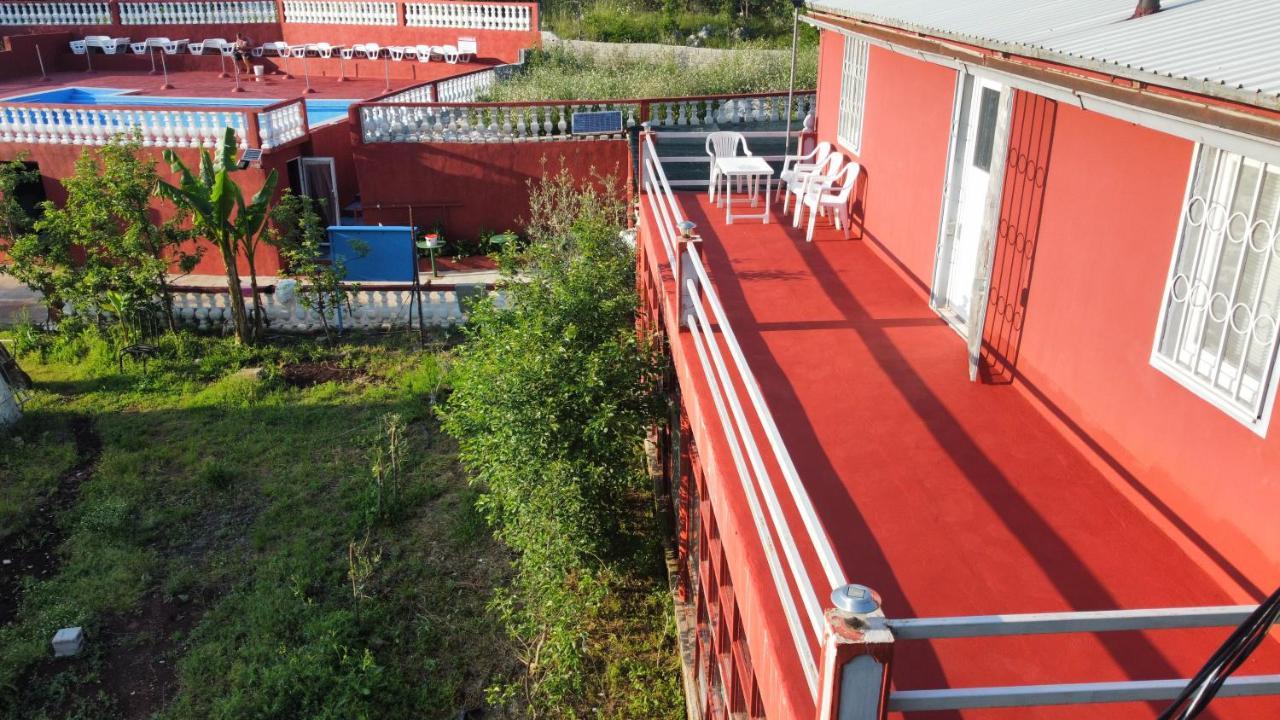 Red Apartman تريبينيي المظهر الخارجي الصورة