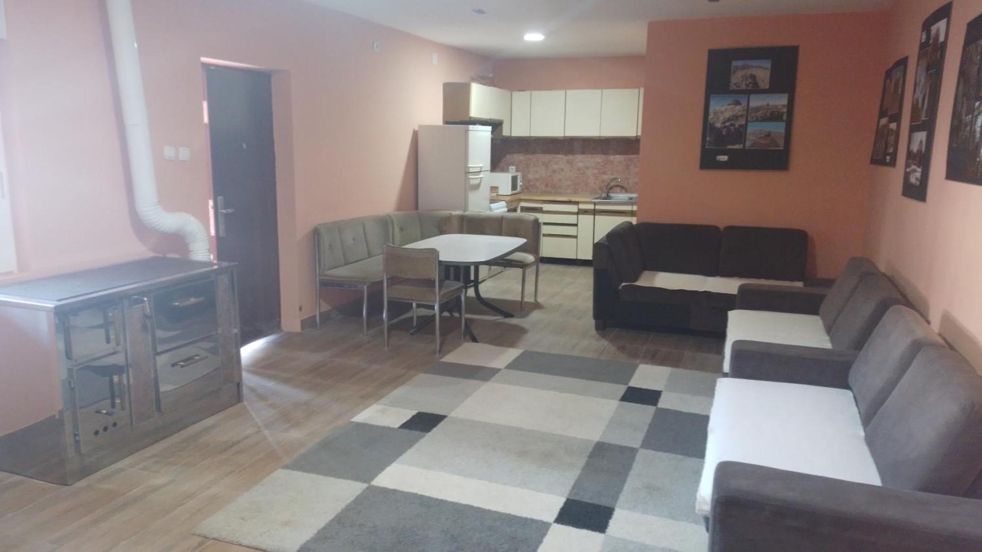 Red Apartman تريبينيي المظهر الخارجي الصورة