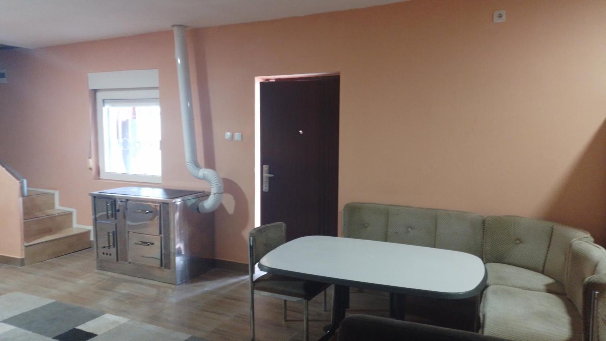 Red Apartman تريبينيي المظهر الخارجي الصورة